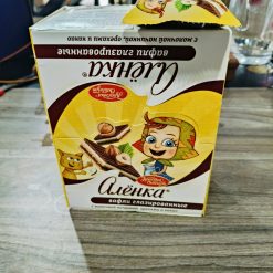 Bánh xốp hạt phỉ Alenka