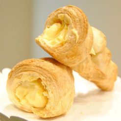 Bánh sừng bò nhân kem